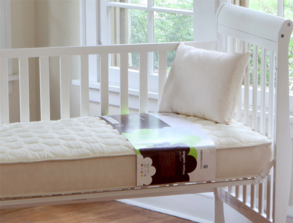 2 in 1 organic cotton innerspring ultra crib mattress3 naturepedic.jpg