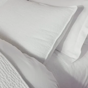 cascadeorganicmatelasse blanket cascadealpinewhite details fa23 19922 901cbeed 15ef 420b 9c7d 4531fba9da6c.webp
