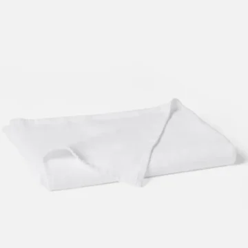 fa24 helenaorganiclinen throw alpinewhite a 918 f7b8be7f fab4 4a0e 8bc9 aedfbe84c507.webp
