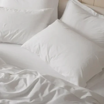 pdp 1024368 organicrelaxedsateen duvet alpinewhite lifestylehero fa22 3 989325a2 659b 47cf abd4 c749fc2e8754.webp
