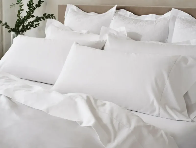 sp25 eecom heirloomsateenduvet alpinewhitel b 137 1391b548 ac16 4c3f 80bd 56a9c9d77168.webp