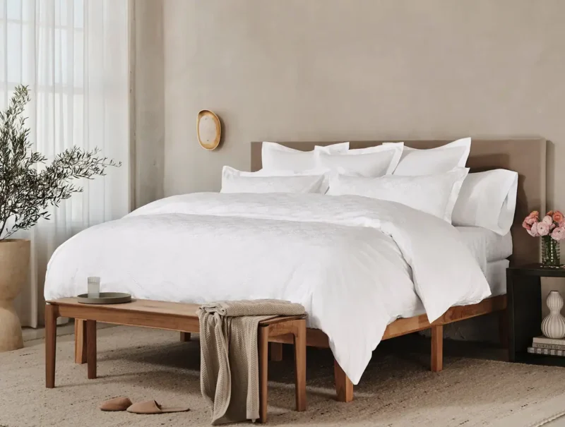 sp25 eecom heirloomsateenjaquardduvet alpinewhite a 054 d6916413 7c85 433d 9de1 c1c0bdd49ec4.webp