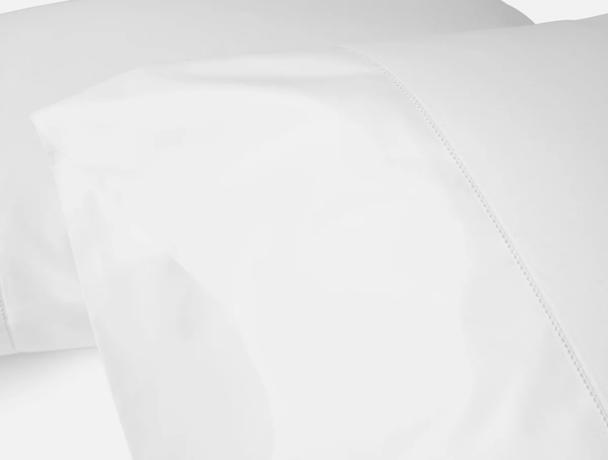 sp25 heirloomorganicsateen pillowcase setof2 alpinewhite 4065 efc77c20 8c67 46e4 a6bb de2a92574a5f.webp