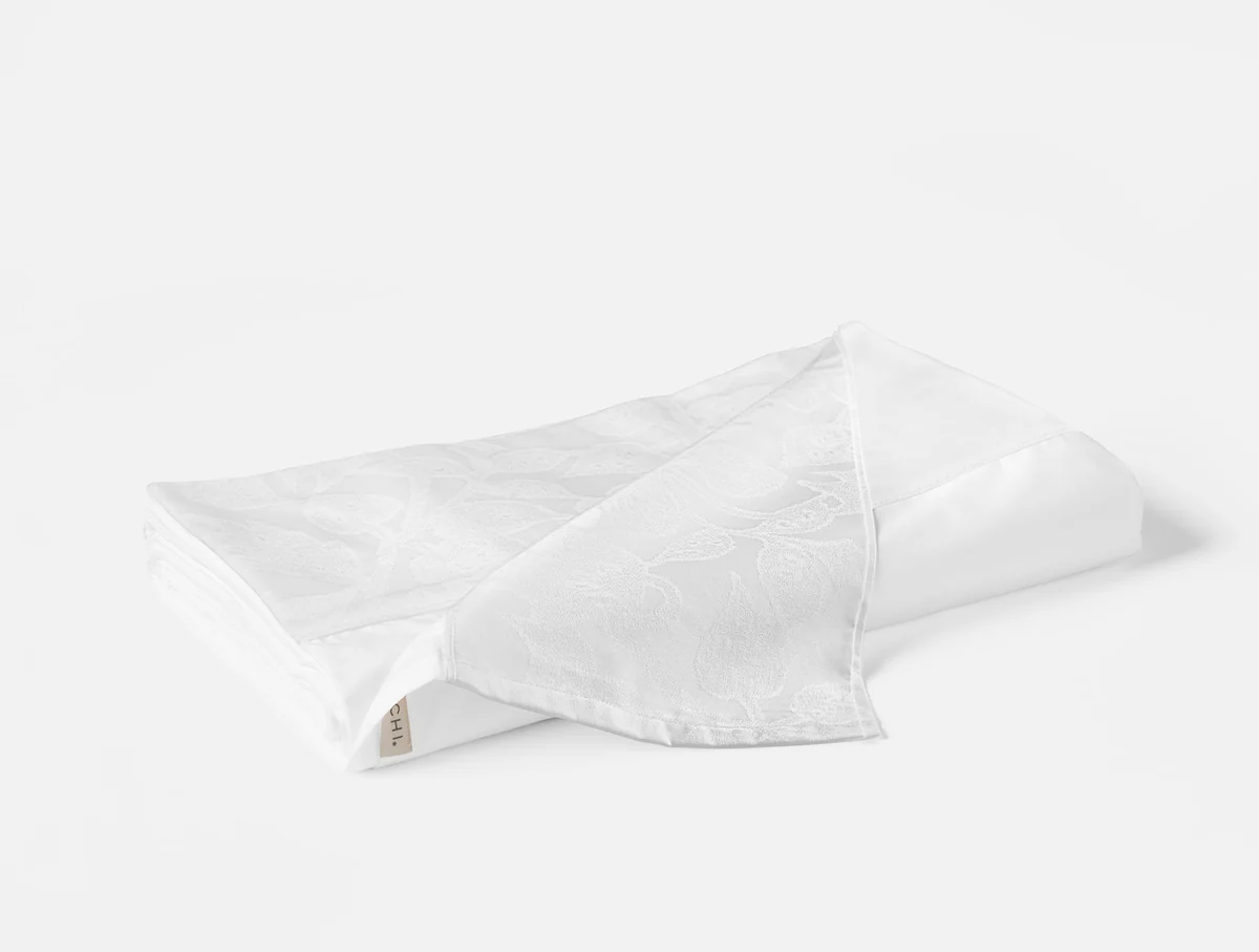 sp25 heritageorganicjacquardborder flatsheet alpinewhite 3684 3cfa4d79 c72e 434c 9d32 2306f46cd310.webp