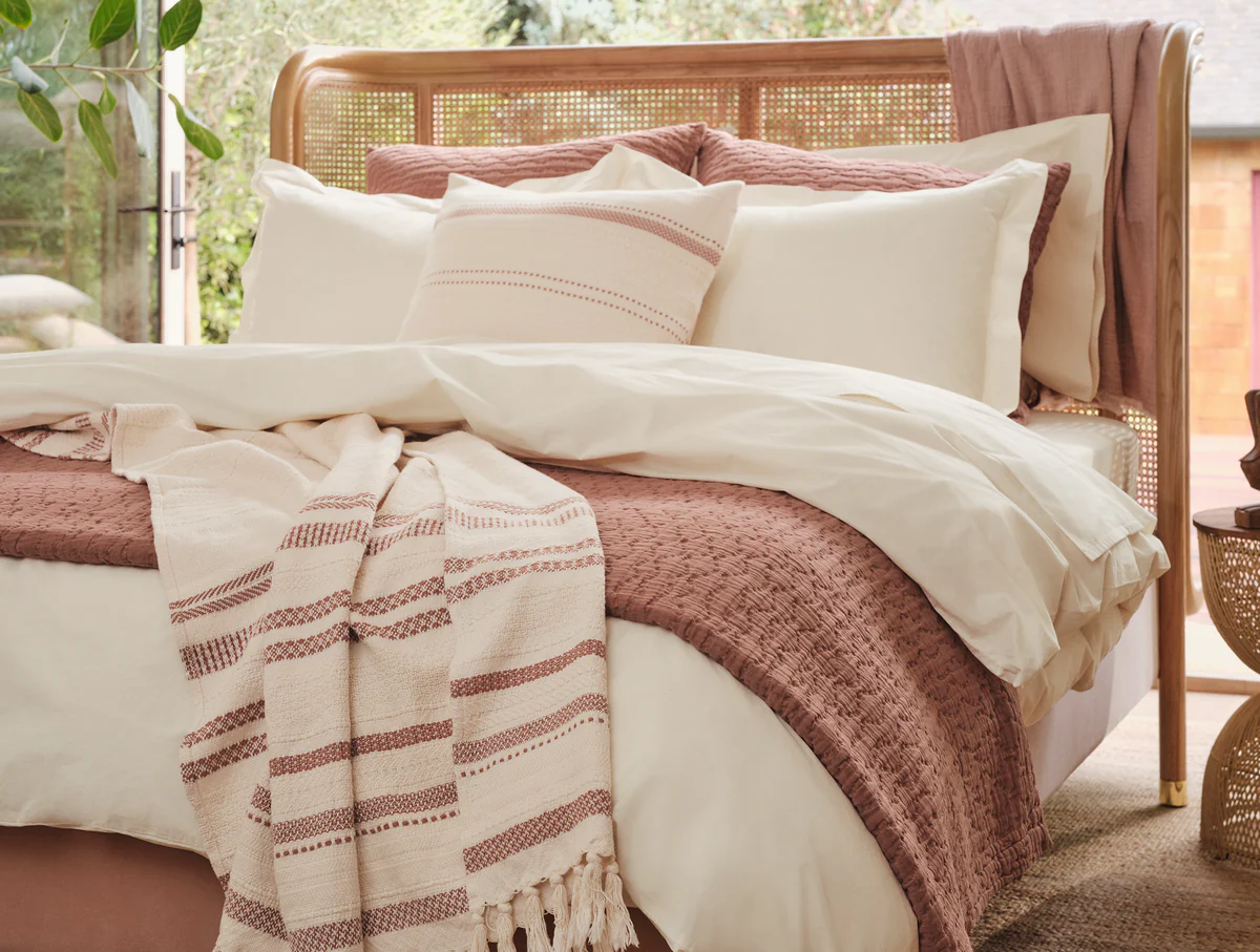 sp25 lifestyle refinedpercale warmundyed 047.webp