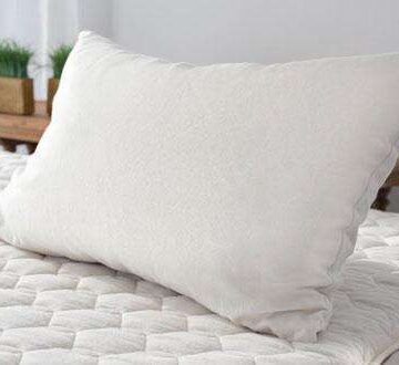 wool pillow savvyrest.jpg