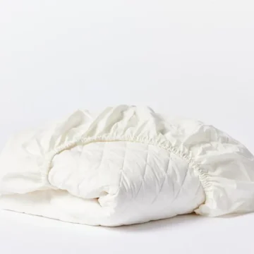 mattresspad alpinewhite a sp22 0910 f6b7dbf4 e9ce 4d04 8d6e d55fcc6d9507.webp