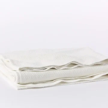 pdp honeycomb blanket alpine white b fall21 1290 1 cf890045 a2a9 4087 a0d0 1c6bad3fa9a4.webp