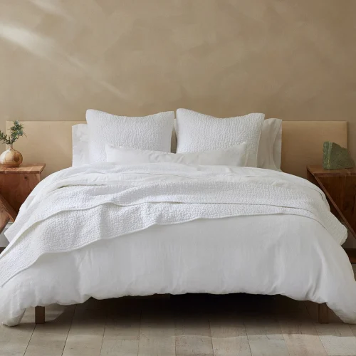 pdp pebbledhandstitched quilt alpinewhite sp23 1 11600 1 18f5d461 9ce3 4040 9b49 08334fb9d8d3.webp