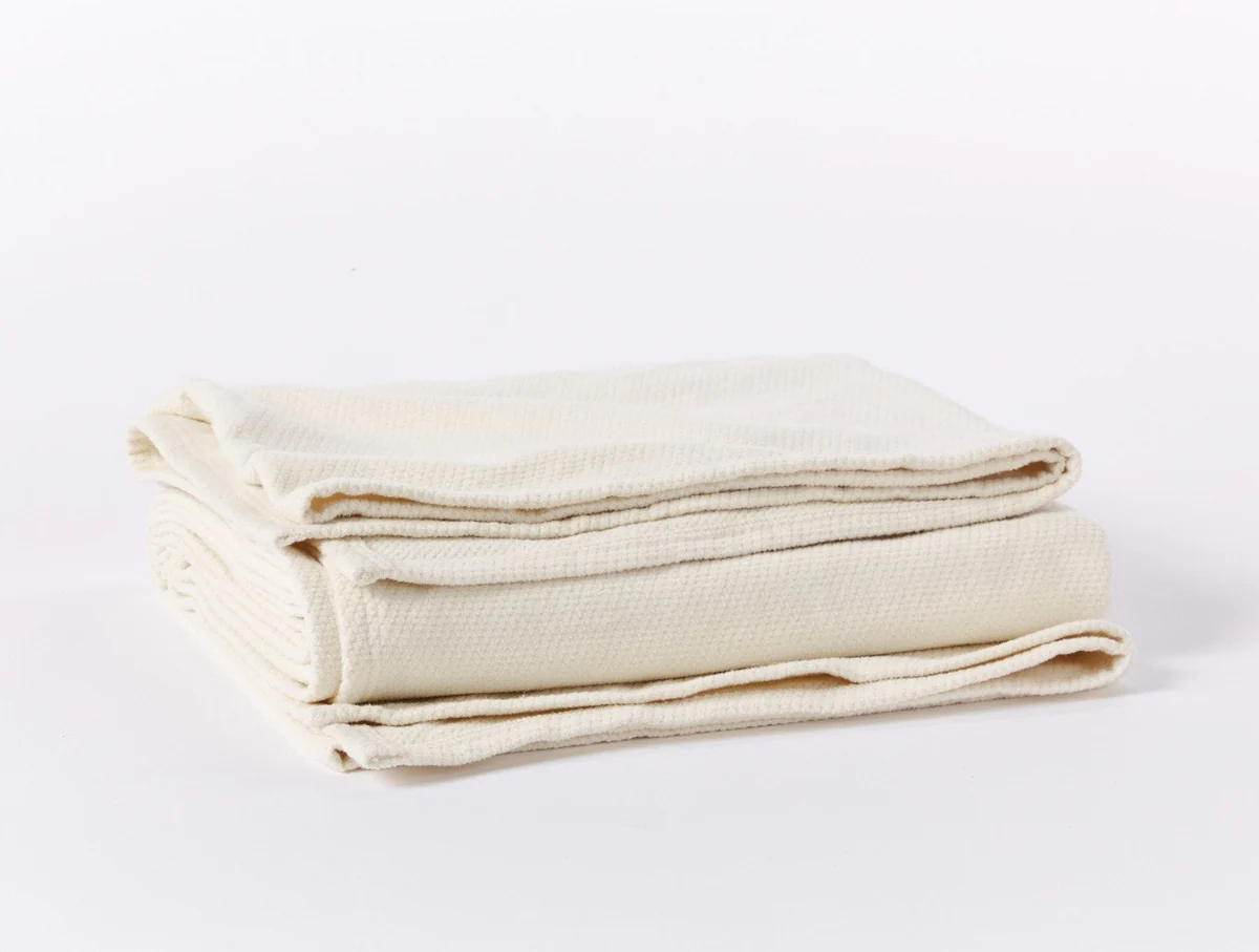 pdp sequoia blanket undyed b fall21 1275 2 d3a5abdd f1c9 4ce1 8073 8eb7a0beb994.webp