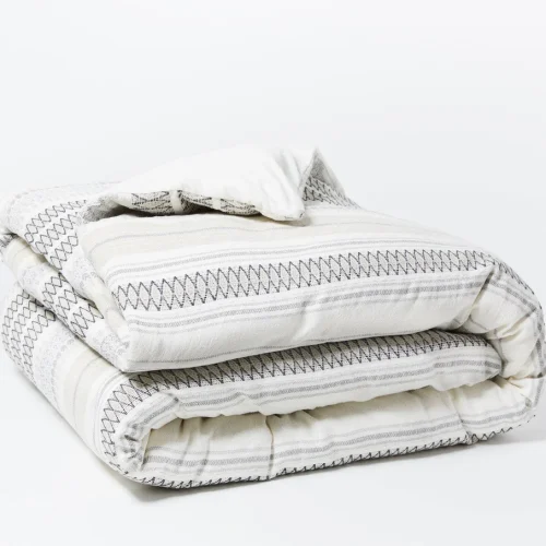 pdp white lost coast duvet a fa19 1352 d34b8a84 4aa7 47b1 8fef a25e6084d569.webp
